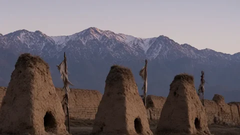 神秘的西夏纪录片里党项人留在贺兰山下的谜题与背影